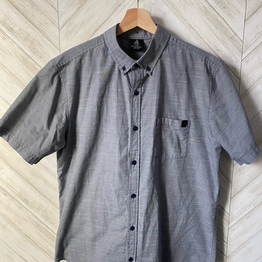 RipZone Gray Short Sleeve Button-Up Shirt